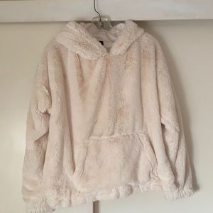 New, no tags ivory pull over